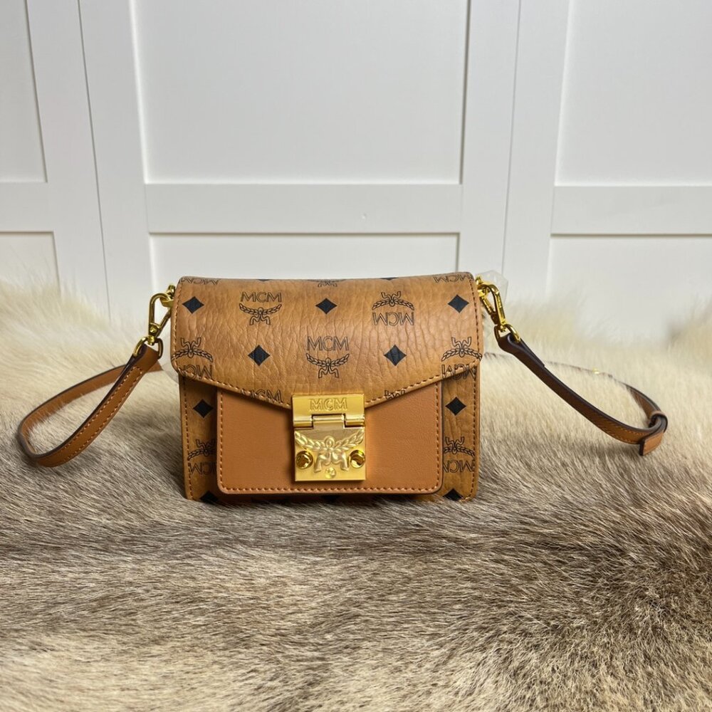 💋 MCM Mini Accordion Bag